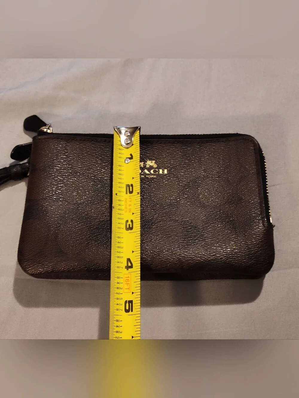 Like-New! COACH Double Zipped Wristlet In Brown Signature Wristlet